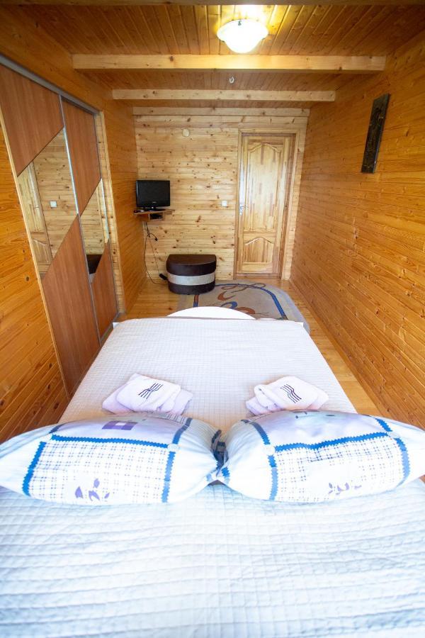 Synyogora Hotell Jaremtje Exteriör bild